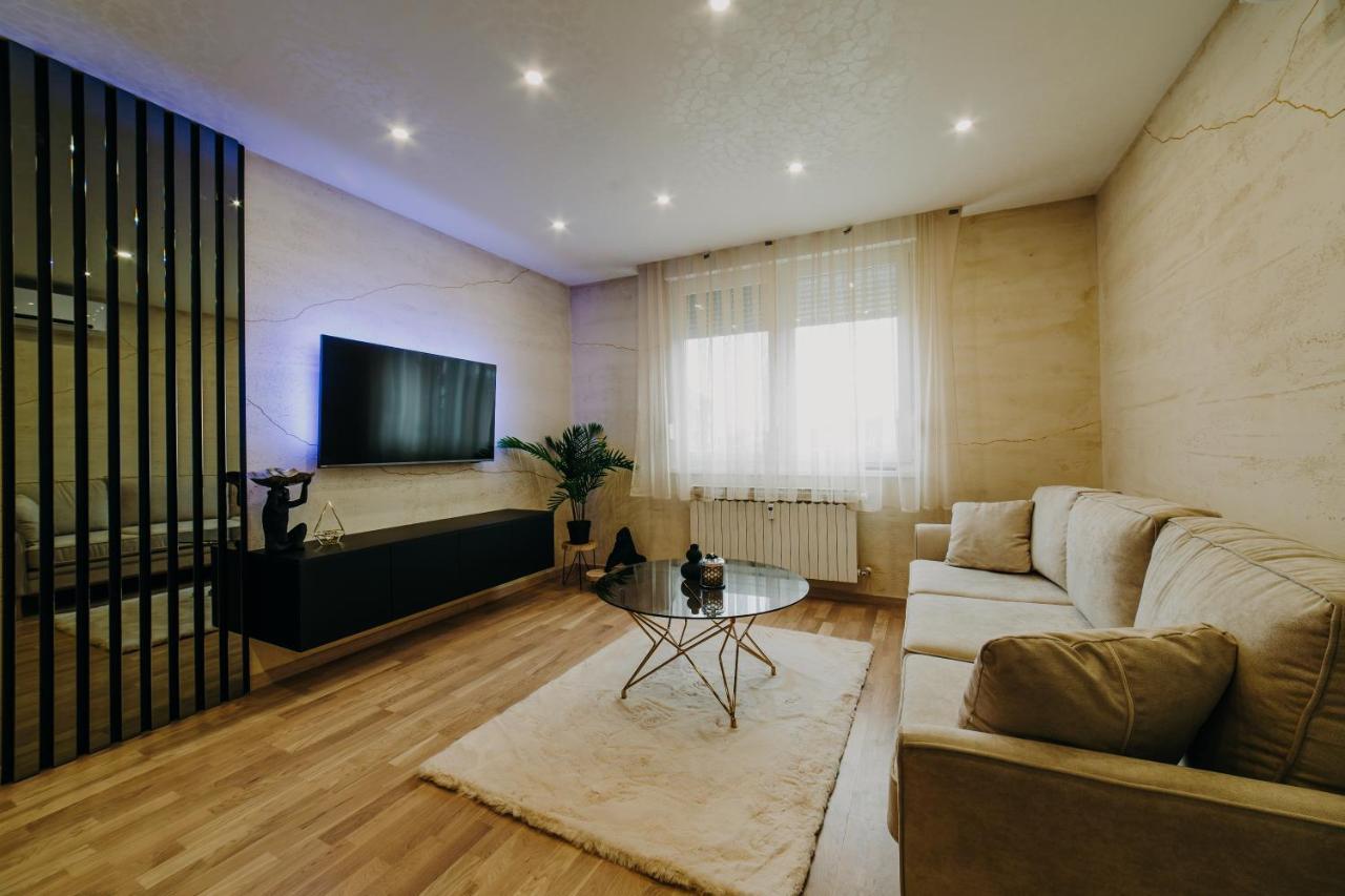 Apartman Stari Toranj II Apartment Vukovar Exterior foto